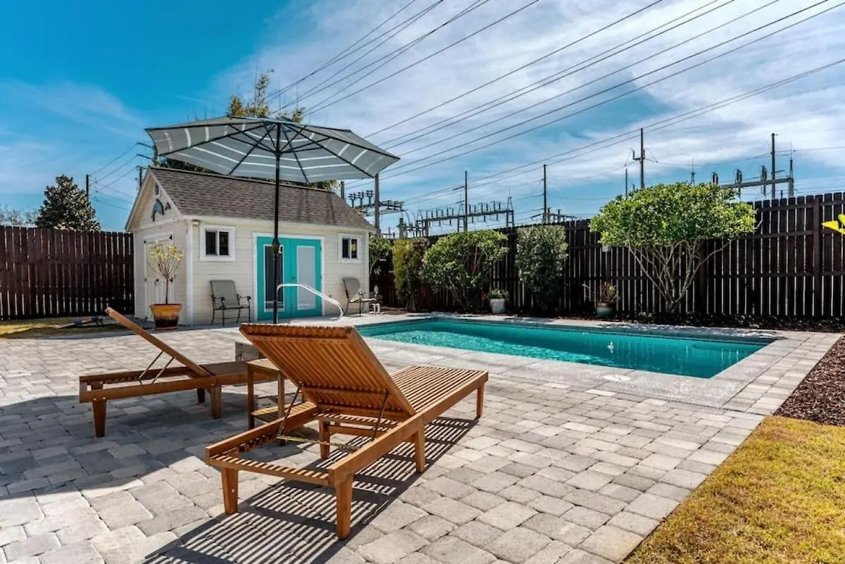 Sunsail Cottage Pool Heat & Golf Cart Deals دستين