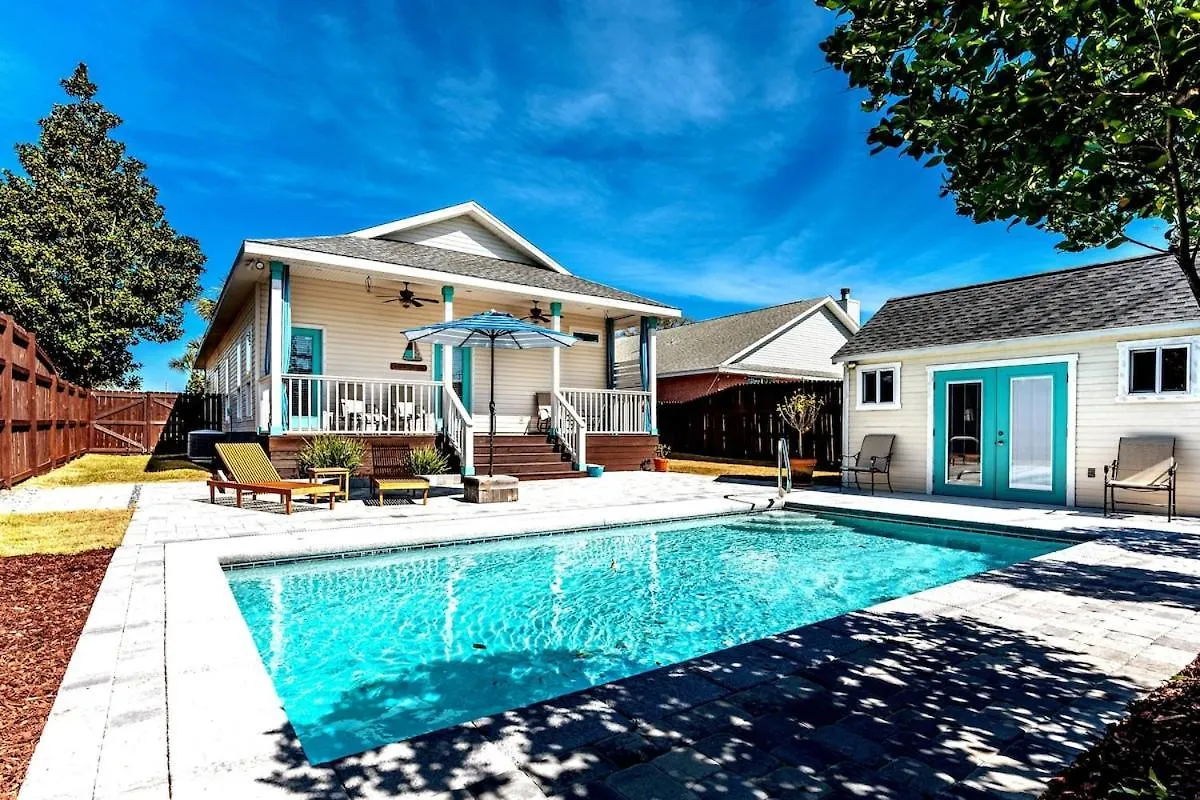 Sunsail Cottage Pool Heat & Golf Cart Deals دستين